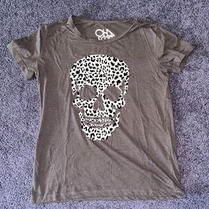 Pre owned Chaser tee size XS velvet like leopard skull